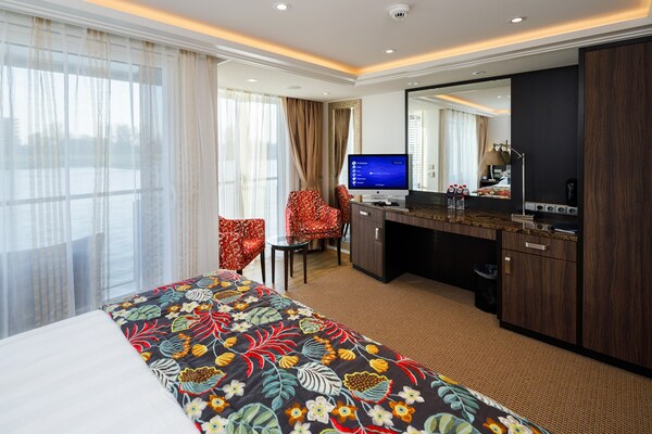 AmaWaterways AmaKristina Accommodation Cat AA 1.jpg